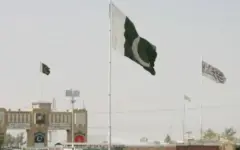 پاکستان با تایید حمله هوایی به افغانستان مدعی هدف قرار دادن تروریست‌ها شد