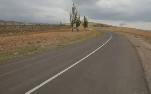 هزینه‌کرد بیش از ۵۰۰۰ میلیارد تومان برای بهسازی راه‌ها و ارتقای ایمنی جاده‌های استان/ راه دسترسی روستای تاریخی کنزق افتتاح شد