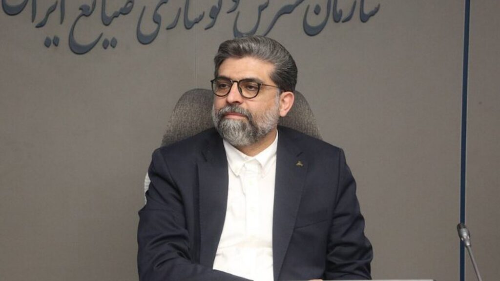 سهمیه سوخت مالکان خودروهای فرسوده قطع نمی‌شود