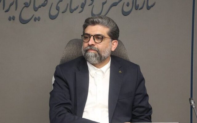 سهمیه سوخت مالکان خودروهای فرسوده قطع نمی‌شود