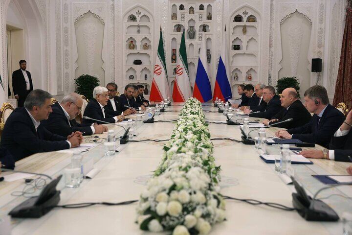 عارف در دیدار با نخست‌وزیر روسیه: تردد امن کشتی‌های کشورهای دوست امکان‌پذیر است