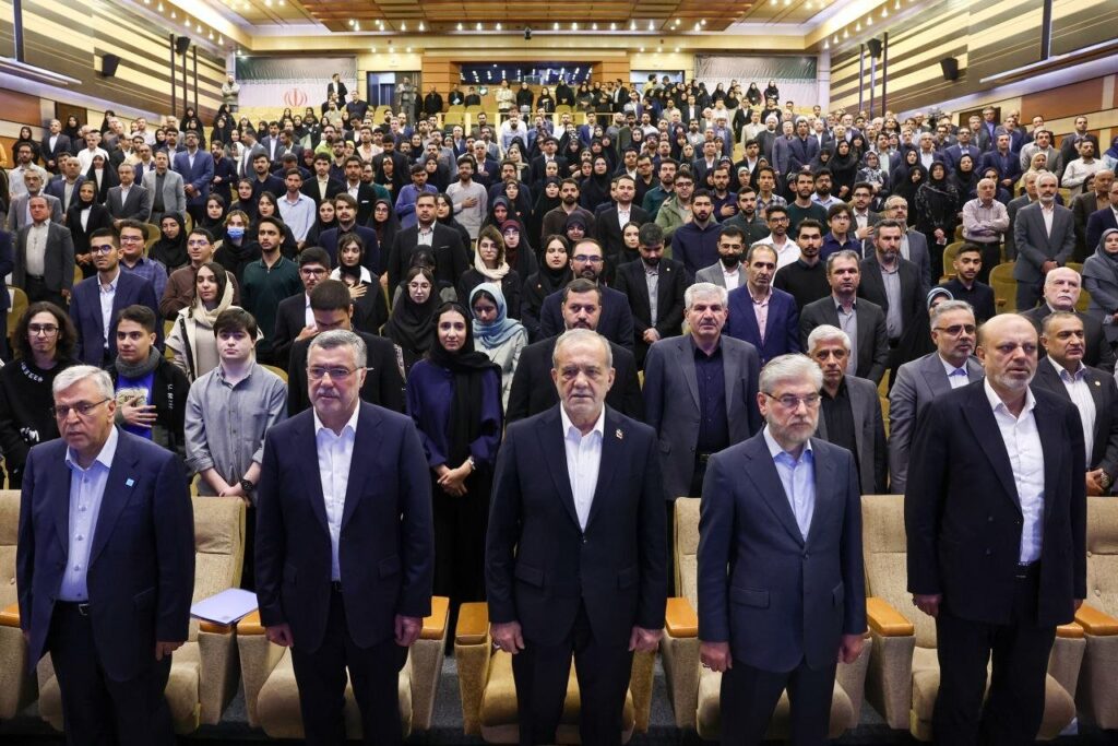 پزشکیان در مراسم آغاز سال تحصیلی دانشگاه‌ها/ رئیس جمهور به کدام دانشگاه رفت؟+ تصاویر