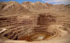 استاندار خراسان شمالی به استقبال سرمایه‌گذاران معدنی میرود