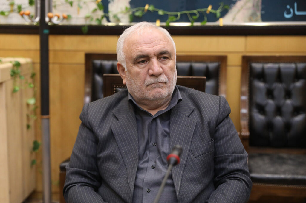 حقوق کارکنان و بازنشستگان نسبت به تورم اصلاح شود
