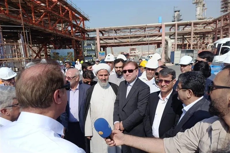 استاندار بوشهر: همت جهادی کارکنان پالایشگاه‌های پارس جنوبی ستودنی است