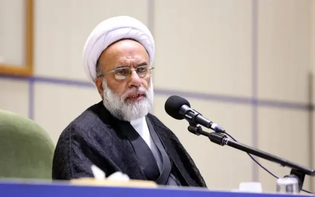 معارف عرفانی علامه حسن‌زاده آملی باید با زبانی ساده به جهان معرفی شود