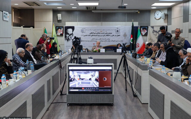 لگنهاوزن: مشارکت زنان توسط امام خمینی(س) تشویق شد
