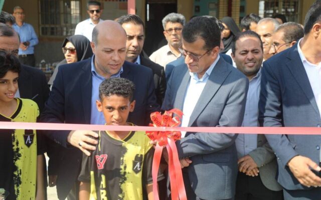 افتتاح زمین چمن مصنوعی مدرسه شهید زاهدی میناب