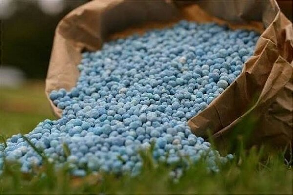 کشف ۲۴۰ تن جو و ۱۰ تن کود شیمیایی در انبار ثبت‌نشده خرم‌آباد