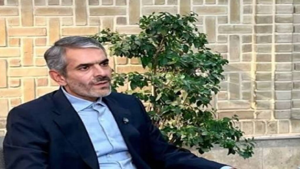 کتاب‌خوانی از اولویت‌های اساسی جامعه است