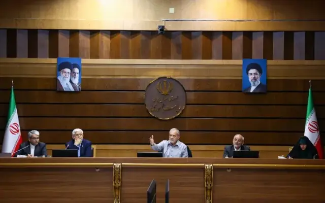 رئیس‌جمهور: توصیه اکید من این است که به هیچ‌عنوان ذهن خود را متوجه تفرقه‌افکنان نکنید