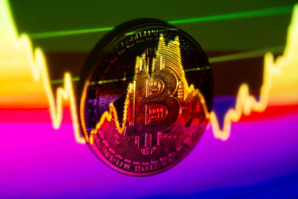 بازار کریپتو در سال ۲۰۲۶؛ عمق بیشتر یا آرامش فریبنده؟ | بیتکوین آرامتر شده اما جهشهای قیمتی تکرار میشوند | ریسک پنهان بازار کجاست؟