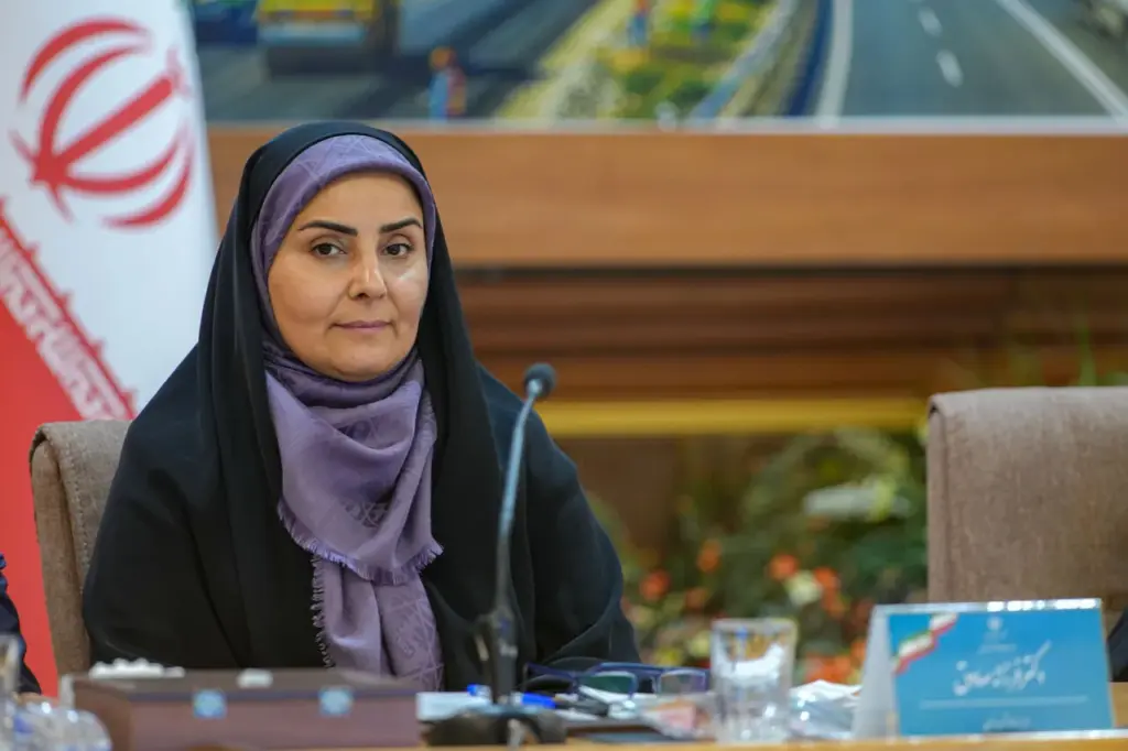 تأکید وزیر راه بر تقویت همکاری دولت و بخش خصوصی برای تأمین مالی پروژههای زیرساختی