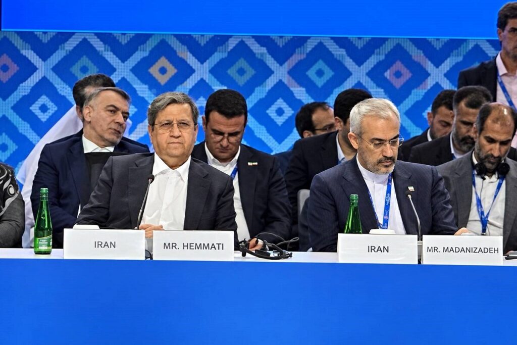 همتی: ادعای فروپاشی اقتصاد ایران توهم است