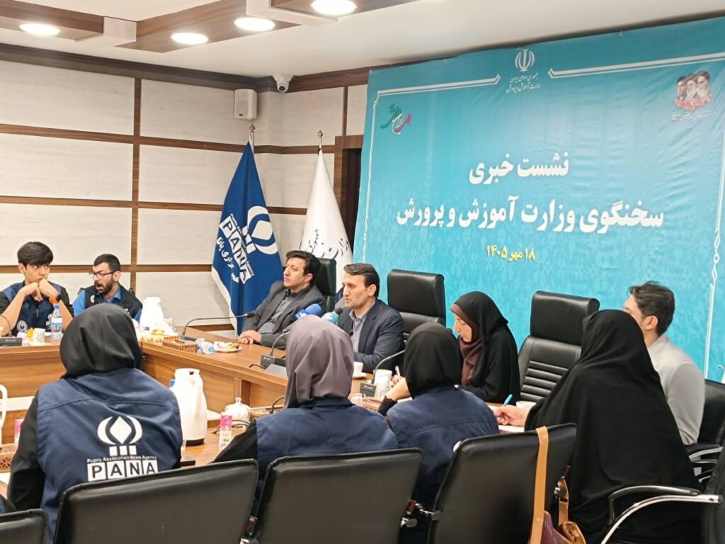 فرهادی: ما ۴۰۰ مدرسه فقط با یک دانش آموز داریم