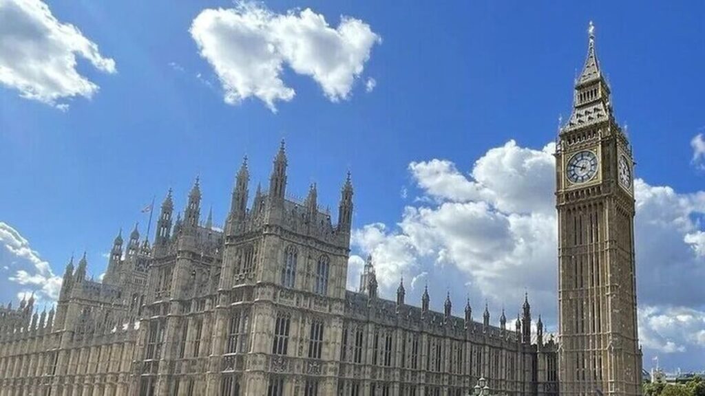 درخواست لندن از اینترپل برای رد درخواست‌های بازداشت آرژانتین در پروژه نفتی فالکلند