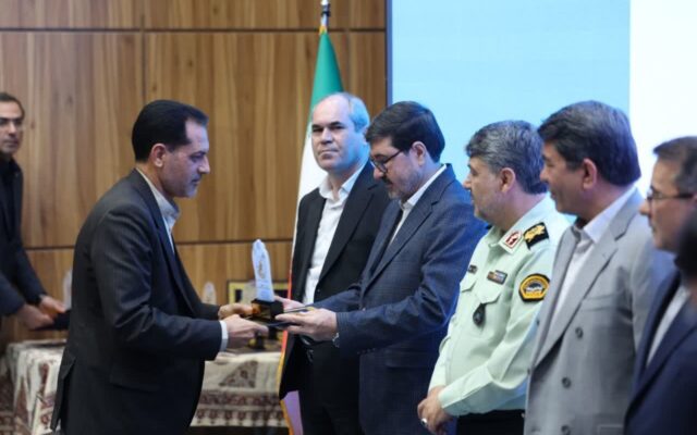 رتبه برتر کمیته امداد کرمان در جشنواره شهید رجایی