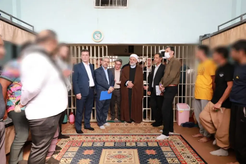 ره‌آورد بازدید مسئولان قضایی استان سمنان از زندان مرکزی؛ بهره‌مندی ۴۹ زندانی از ارفاقات قانونی و ملاقات بی‌واسطه با ۳۵۰ مددجو