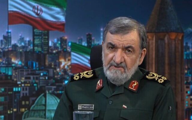 رضایی: ترامپ در حال قاچاق در تنگه هرمز است