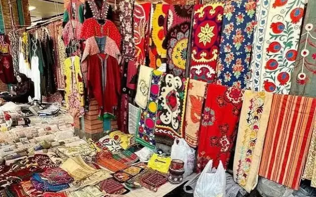 دستفروشان بازار پروانه به پارکینگ حافظ منتقل میشوند
