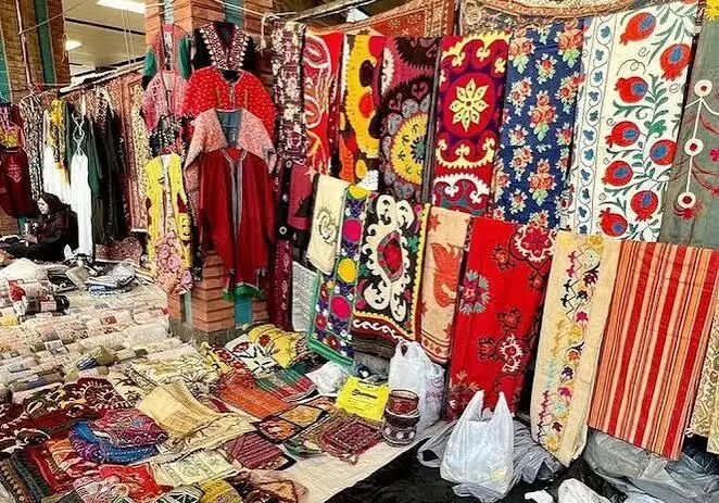 دستفروشان بازار پروانه به پارکینگ حافظ منتقل میشوند