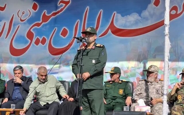 پیروزی نهایی با حضور مردم رقم خواهد خورد