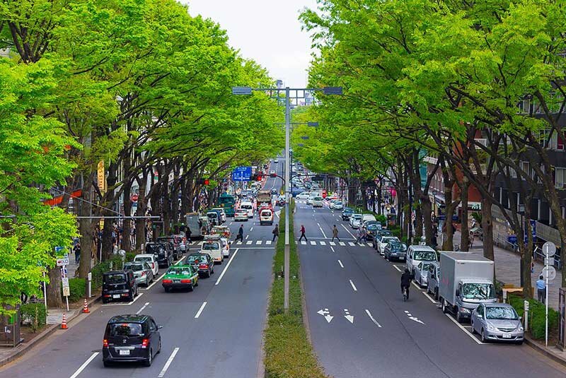 ژاپنی‌ها چه خودرویی سوار می‌شوند؟/ جای این خودروی لوکس در خیابان‌های ژاپن خالی است