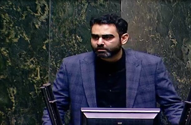 نمایندگان به اظهارات ثابتی اعتراض کردند / آیا مجلس رسیدگی می کند؟
