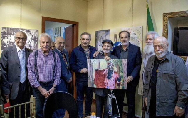 تقدیر از بازیگری که روی سرپوش آب‌انبار، سیاه‌بازی اجرا می‌کرد!/ سنگلج ۶۱ ساله شد
