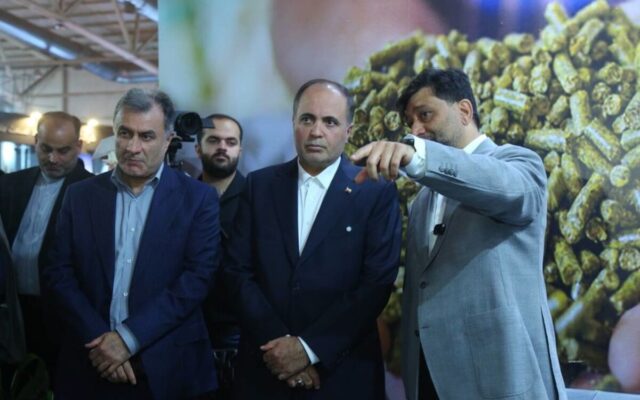 وزیر جهاد کشاورزی از نمایشگاه دام، طیور، آبزیان و صنایع وابسته بازدید کرد
