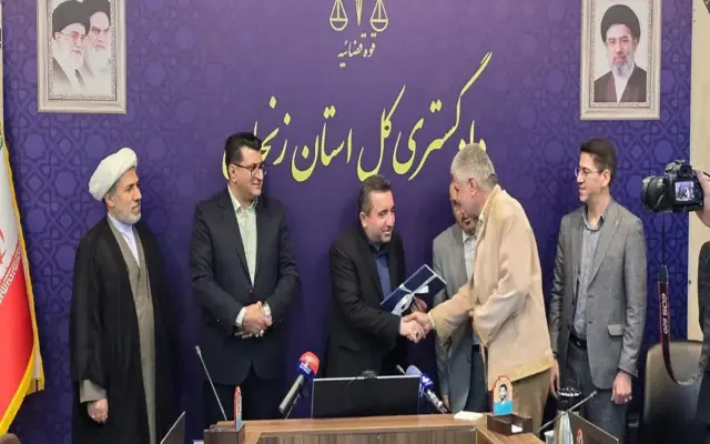 ۲۲۵ فقره سند مالکیت به شهروندان زنجانی تحویل داده شد