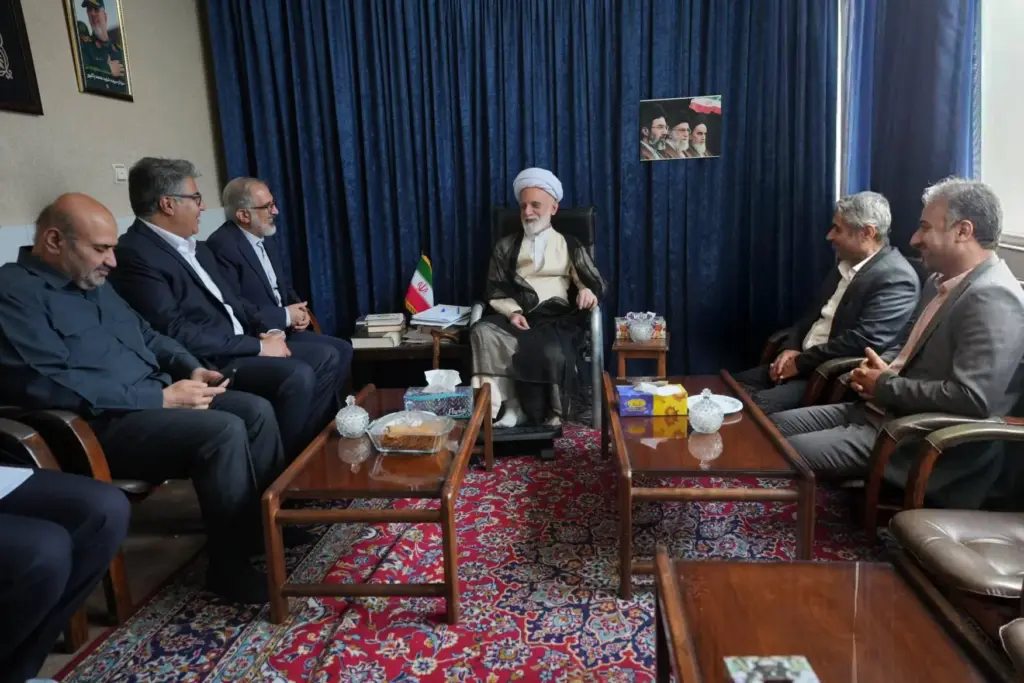 نماینده ولی‌فقیه در استان مرکزی: انضباط مالی و حذف واسطه‌ها، راهکار کاهش قیمت تمام‌شده مسکن است
