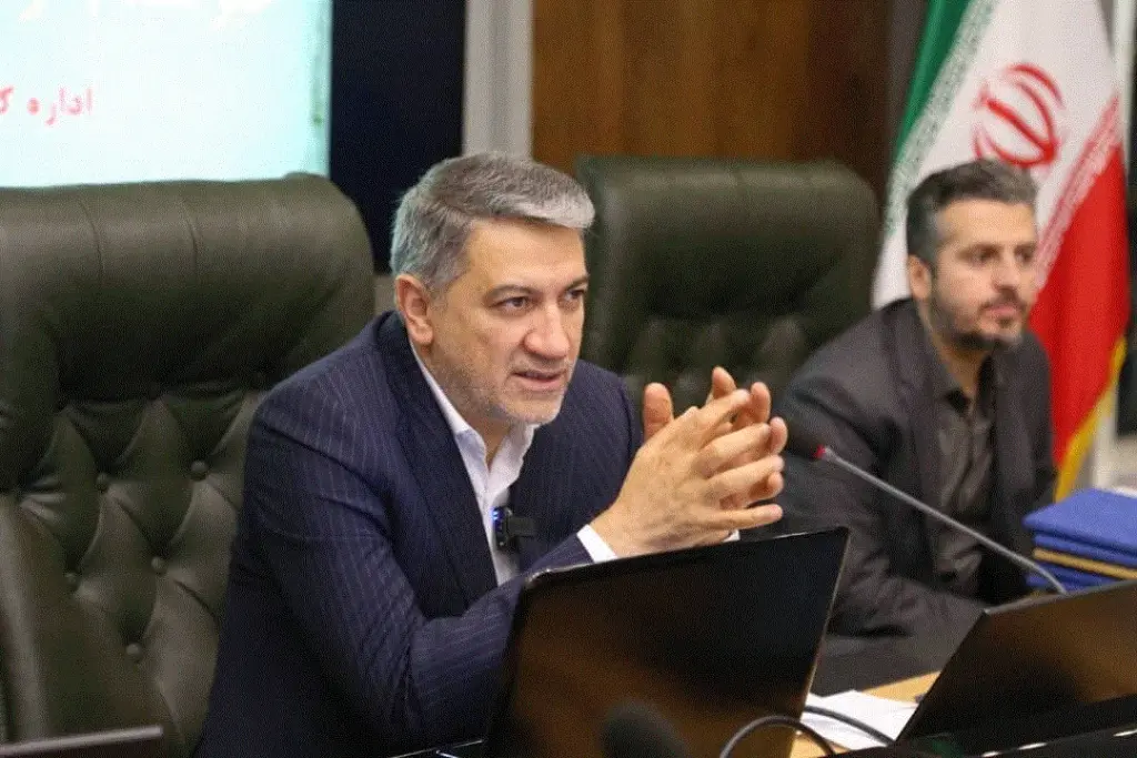 کیانی: رئیس دفتر باید گره‌گشای سازمان باشد، نه گلوگاه جدید بروکراسی