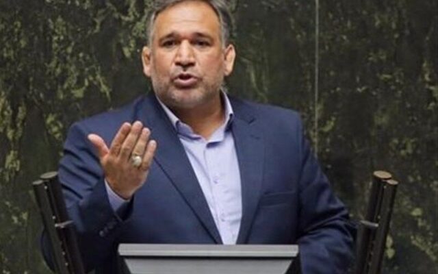 انتقاد رئیس کمیسیون اقتصادی مجلس از ابهام در مدیریت درآمدهای نفتی و ارزی/ نباید همه مشکلات را به جنگ نسبت داد