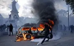 آش ترامپ برای مکرون