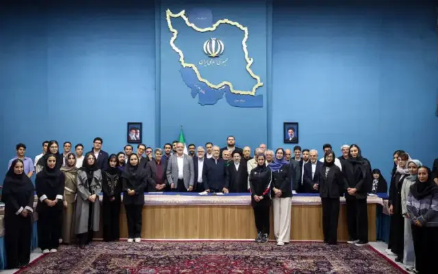اگر خودمان خود را تحریم نکنیم، دشمن نمی‌تواند ما را حذف کند