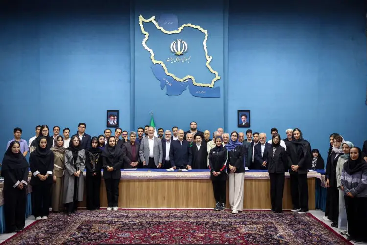 اگر خودمان خود را تحریم نکنیم، دشمن نمیتواند ما را حذف کند