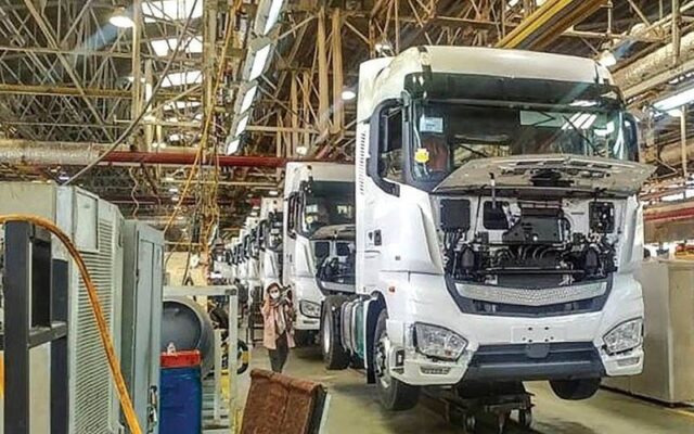 خودروهای تجاری در تنگنای تأمین؛ ضرورت حفظ ظرفیت تولید در شرایط بحران