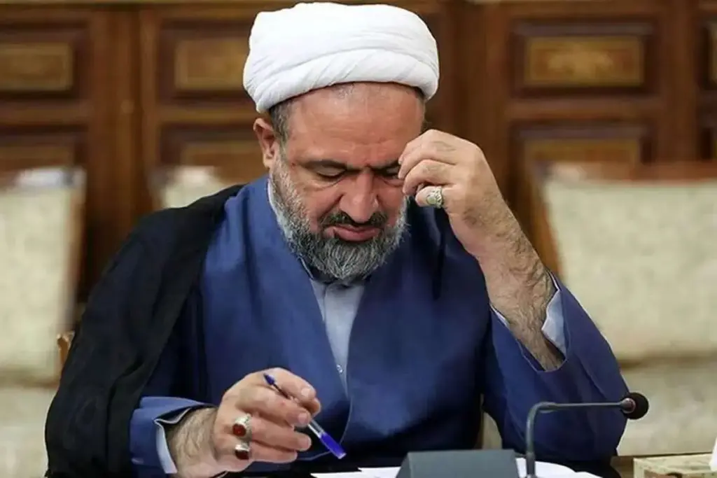 نماینده مجلس: رسایی می‌تواند از زندان با تبلت در جلسات مجلس شرکت کند!