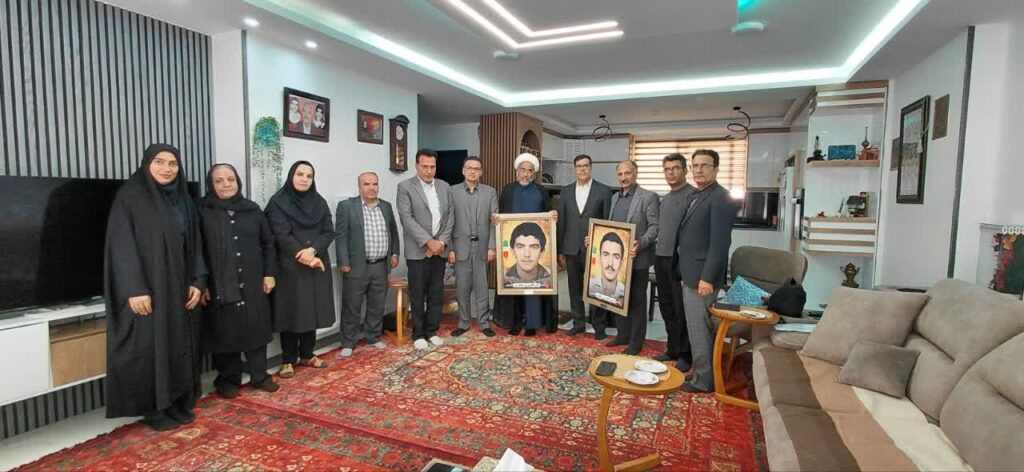 تجلیل دانشگاه آزاد اسلامی شهرکرد از خانواده شهدای والامقام کاظمی‌پور