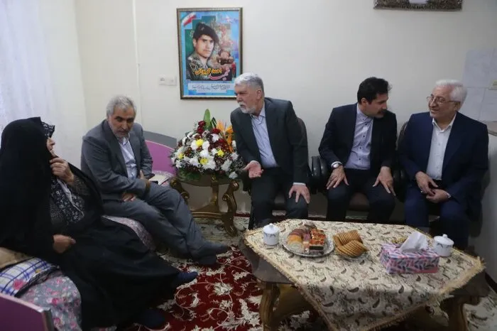 معاون رئیس‌جمهور در خانه شهید هنرمند خراسان شمالی: خدمت به مردم، ادای دین به شهداست