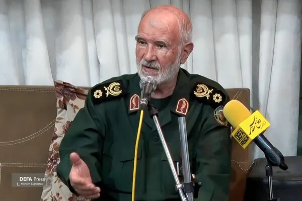انسداد کامل بابالمندب در صورت ورود آمریکا به جنگ یمن/ مقام سابق قرارگاه خاتم: وضعیت داخلی آمریکا بسیار وخیم است/ تنگه هرمز در دستان نیروهای مسلح است