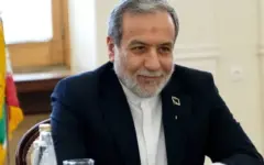پیام تبریک عراقچی به وزیر جدید دفاع و پشتیبانی نیروهای مسلح