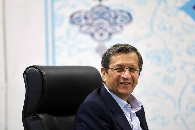 همتی: امروز آخرین روز مهلت دوهفته‌ای فروپاشی اقتصاد ایران بود/ واقعیت‌های اقتصادی را باید با شاخص‌های قابل اندازه‌گیری سنجید