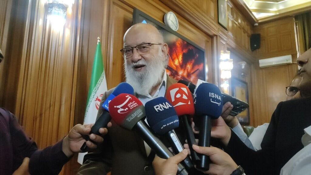 چمران: درباره حمله به بیت رهبری (نهم اسفند) براساس هک‌شدن دوربین‌های شهر چیزی نشنیده‌ام / چون دوربین‌ها خارجی هستند احتمال دسترسی به اطلاعات وجود دارد