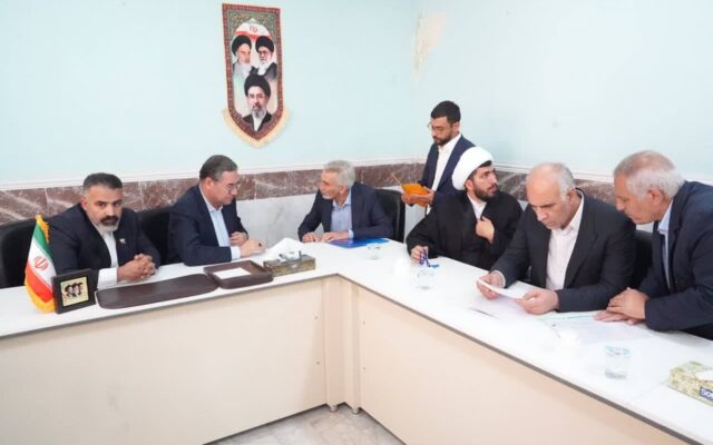 رسیدگی به مطالبات سرمایهگذاران و مشکلات مردم در تکاب