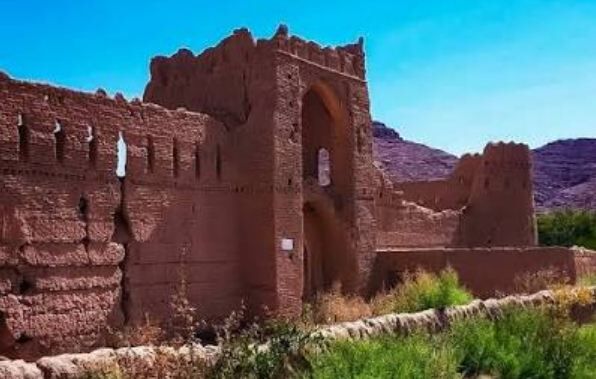 سه نفر برای حفاری غیرمجاز در قلعه تفت دستگیر شدند