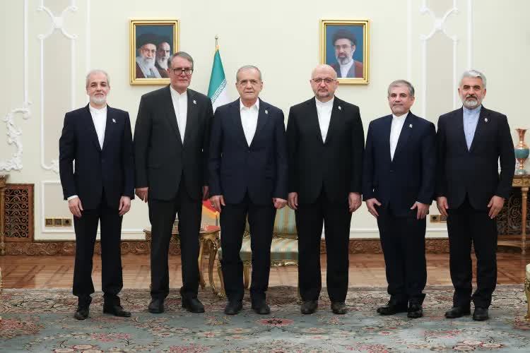 پزشکیان: تقویت انسجام اسلامی مانع از جرأت رژیم صهیونیستی برای حمله به کشورهای مسلمان میشود
