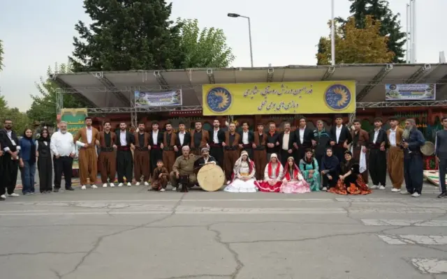 استقبال پرشور مردم از غرفه ورزش روستایی و عشایری؛ بازدید معاون رئیس‌جمهور از بازی‌های اصیل ایرانی