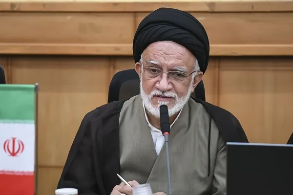 حضور روحانیون عقیدتی در نیروهای مسلح از تدابیر امامین انقلاب بود